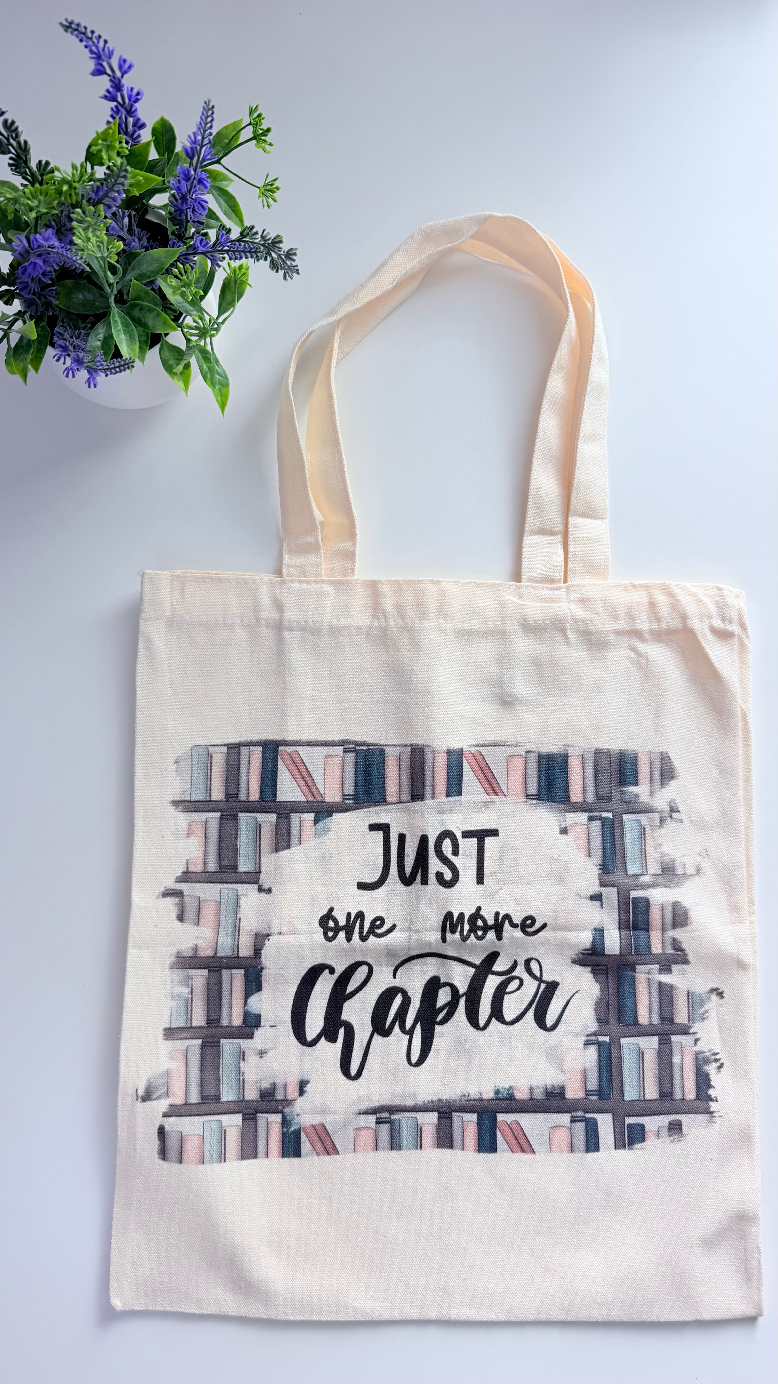 Bookish Tote Bag “Just one more Chapter”